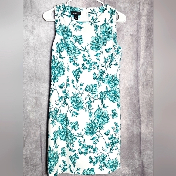 Alyx Petite dress - Picture 2 of 5